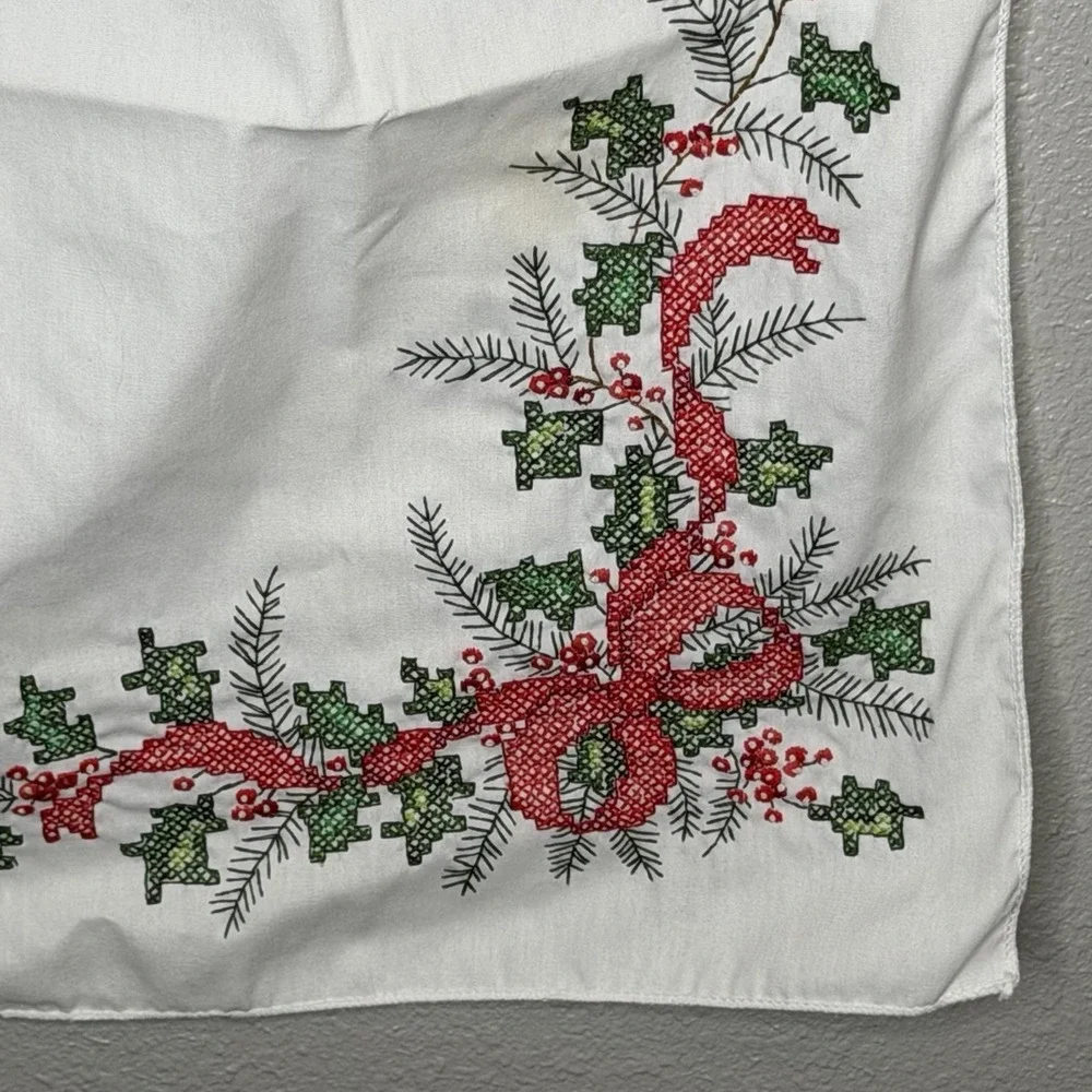 VTG Hand Cross Stitch Christmas Table Runner Holly Berries Ribbon‎ Holiday 14x43
